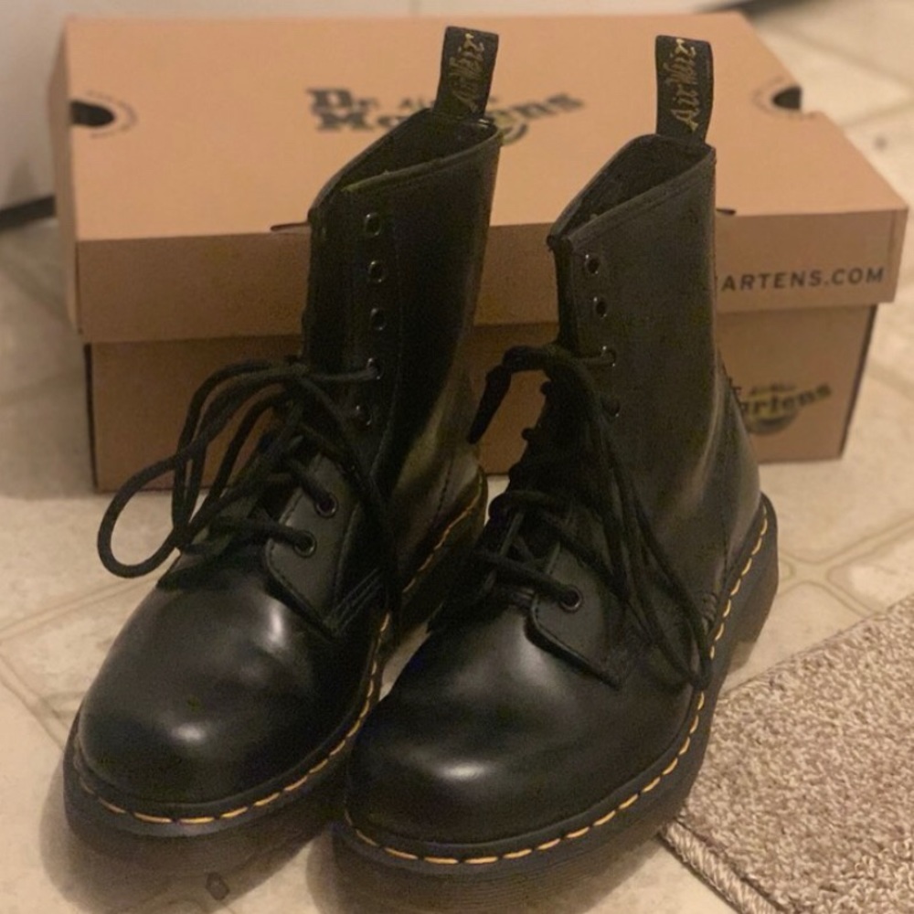Dr Martens worn once - Like New!  Size 6 women’s
